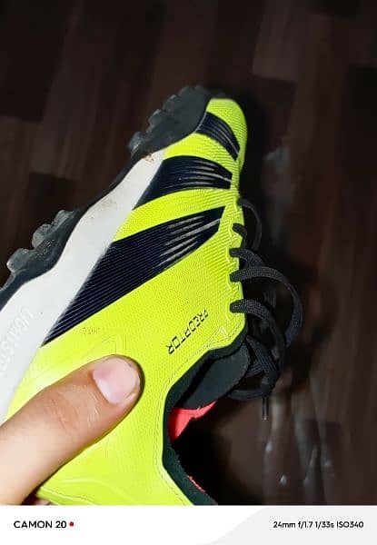 Adidas Predator HybridFeel grippers 2