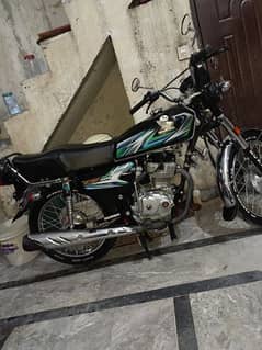 Honda 125 2023 model for sale contct no 03408150733