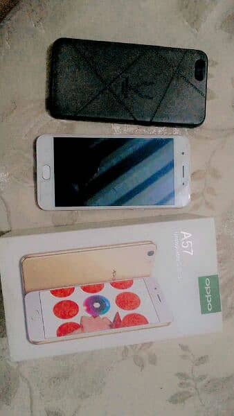 Oppo A 57 1