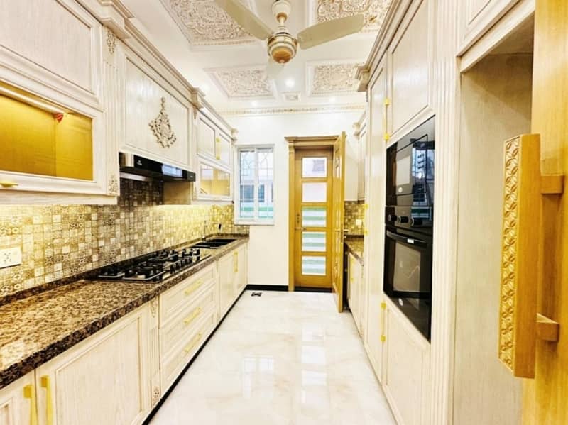 10 Marla House Available For Sale In Paragon City Lahore 15