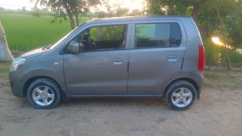 Suzuki Wagon R 2015 3