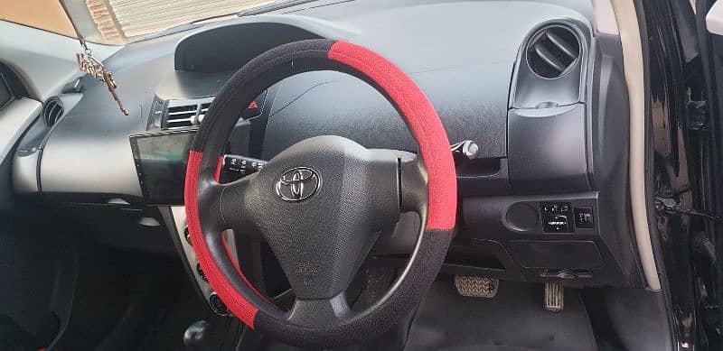 Toyota Vitz 2007 4