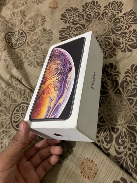 Iphone xs max 256 gb golden colour PTA approved 7