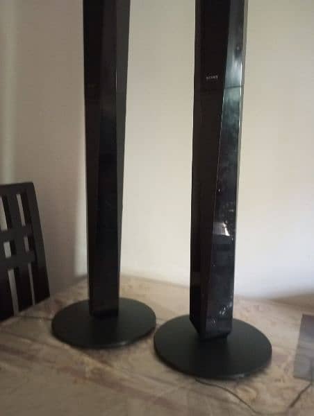 Sony DZ650 model 2tower speakers 5