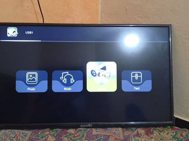 Samsung LED Good Condition 3