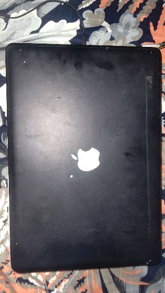 MacBook Pro Model 2008 4 GB Ram 320 GB HDD 7