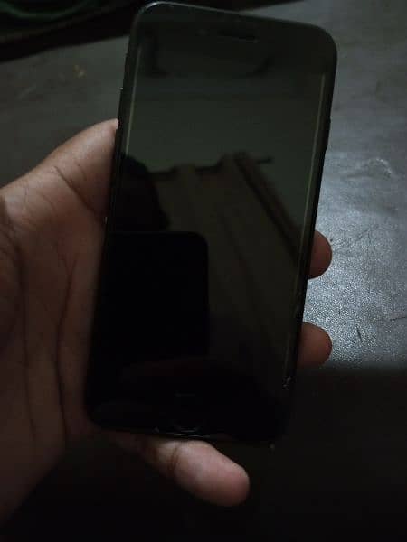 Iphone 7 Black 32 GB NON PTA 3