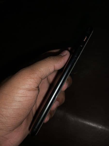 Iphone 7 Black 32 GB NON PTA 4