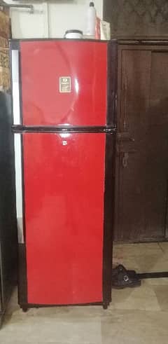 dawlance fridge good condition urgent sale serious buyer contact me