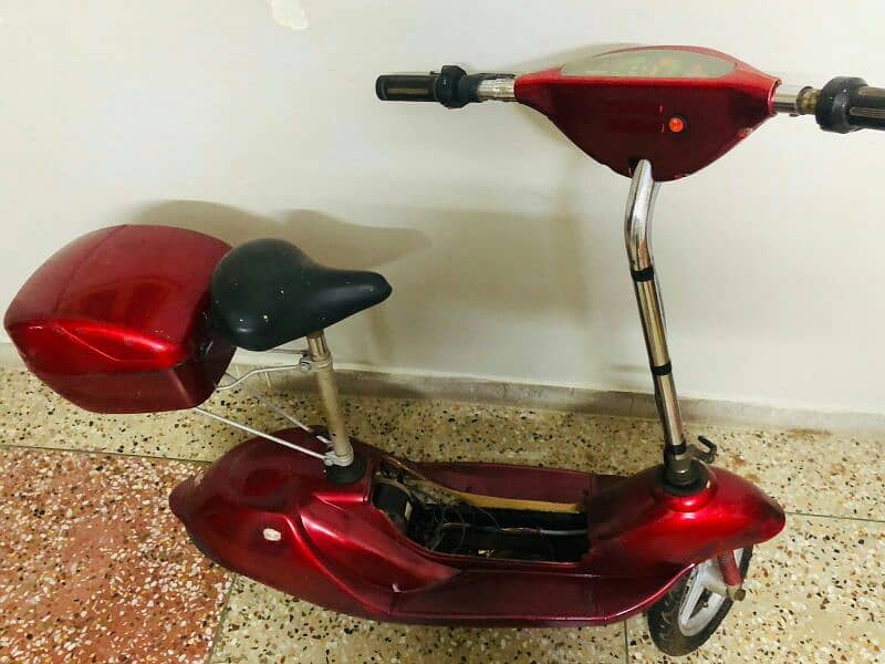 Scooty 6