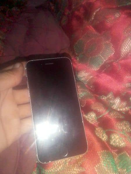 iphone SE 2020 64 gb 4