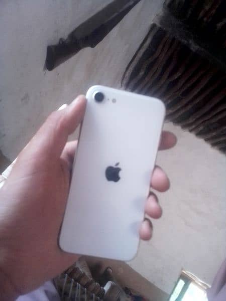 iphone SE 2020 64 gb 6