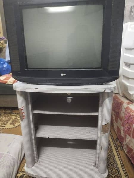 LG TV 21 INCH JAPANESE BRAND + TV TROLLEY 1