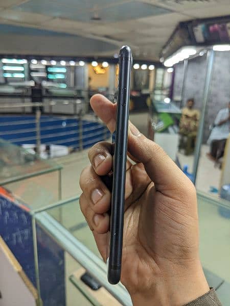 Iphone 7 128GB PTA Approved 5