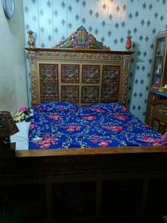 king Size bed with Dressing table and side tabels for sale