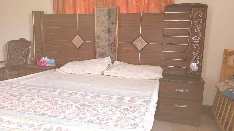 full furniture (bed + mattress + wardrobe + 2side table+dressing table 3