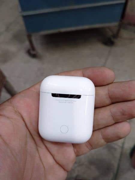 Apple Airpods 2nd gen home used 1