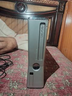 Xbox 360 slim 250gb with kinnect sensor and 32 games drive 0