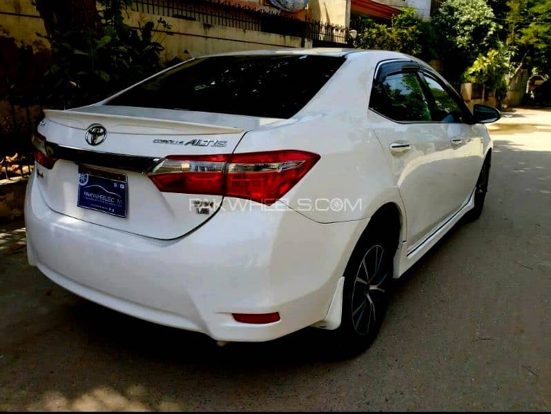 Toyota Altis Grande 2016 4