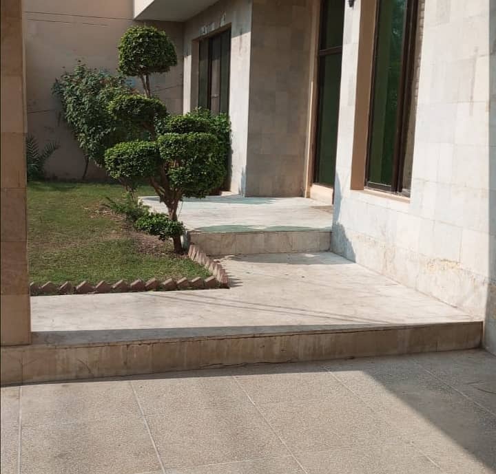 Prime Location In Model Town Extension Of Lahore, A 21 Marla House Is Available 3