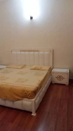 BRAND NEW BED SET ROYAL WHITE 0