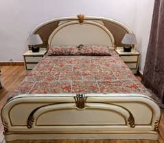 Bed set with 2 Side Tables and a Dressing Table