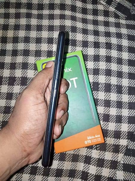 Infinix hot 10 G70 processer 4/64 4