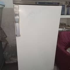 IGNS freazer for sale very good condition and cooling urgent for sale