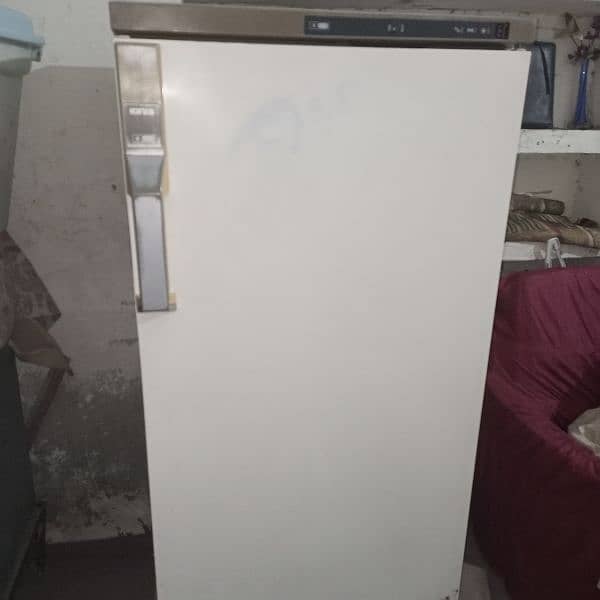 IGNS freazer for sale very good condition and cooling urgent for sale 0