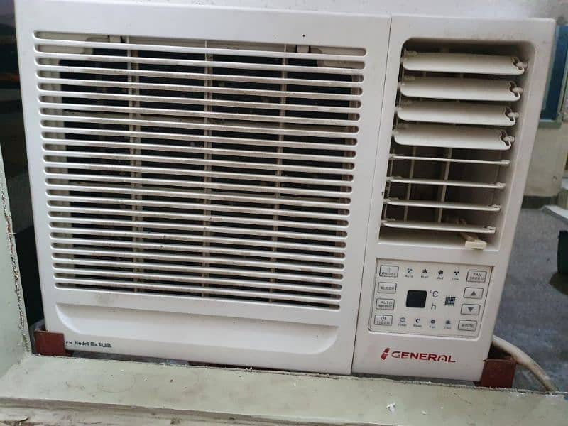 General window ac, excellent condition 1