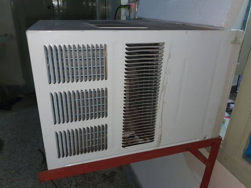 General window ac, excellent condition 3