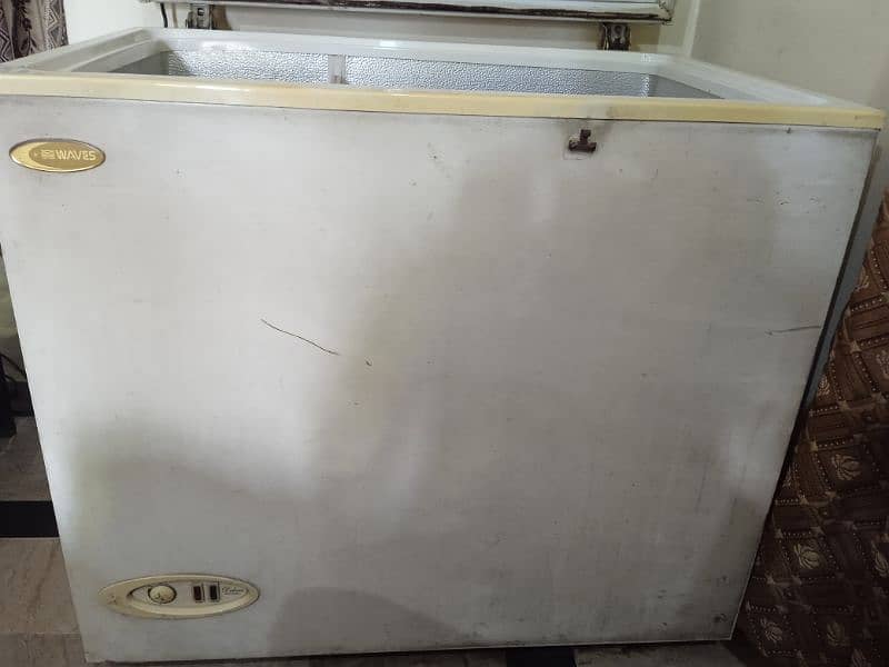 Used deep freezer but in good condition 2