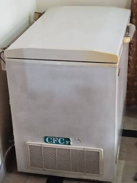 Used deep freezer but in good condition 5