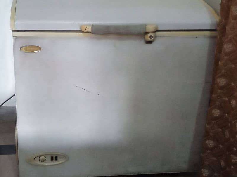 Used deep freezer but in good condition 6