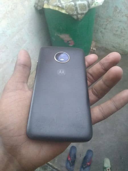 Moto E4 1