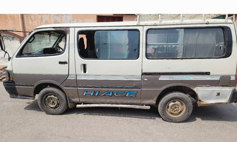 Toyota Hiace 1