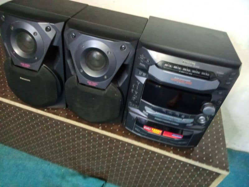 2 chanal Panasonic amp and speaker 4