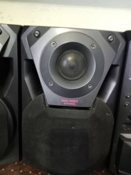 2 chanal Panasonic amp and speaker 7