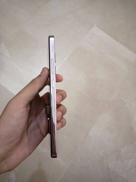 Oppo Reno 12F 5G. 3