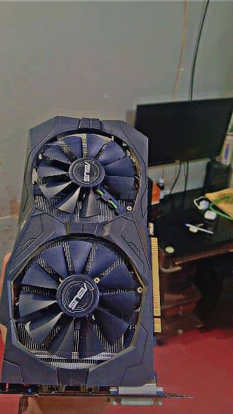 ASUS RADEON RX 570 4 GB GRAPHIC CARD 1