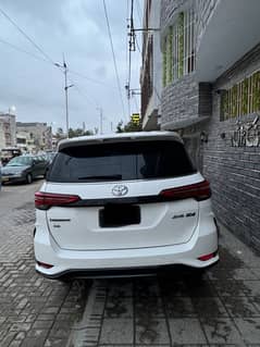 Toyota Fortuner Legender 2022