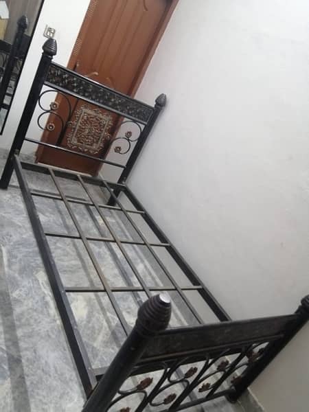 Single Iron Bed Set for Sale 1