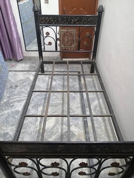 Single Iron Bed Set for Sale 3