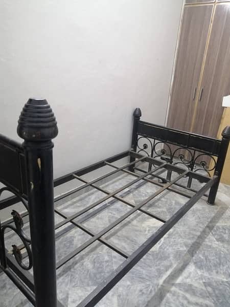 Single Iron Bed Set for Sale 4