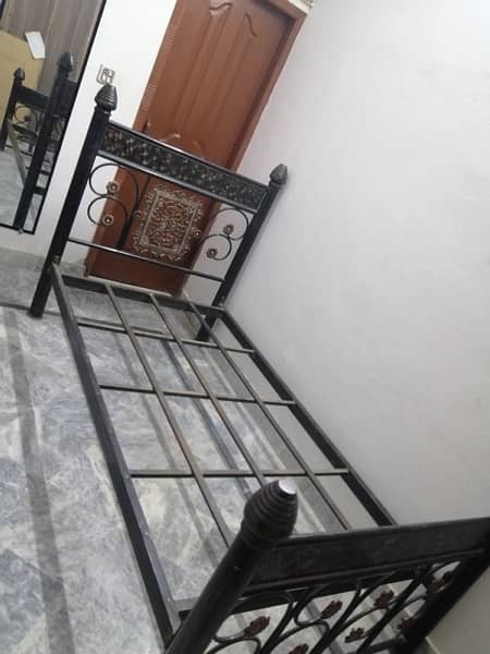 Single Iron Bed Set for Sale 6