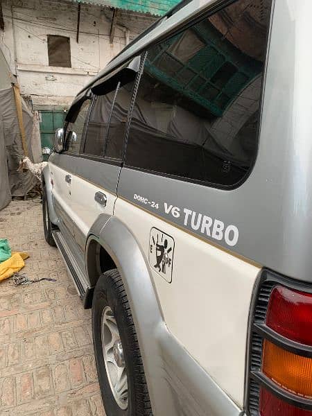 Mitsubishi Pajero 1993 4