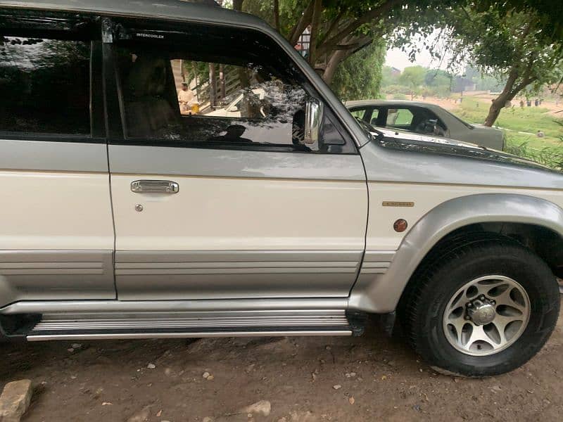 Mitsubishi Pajero 1993 8