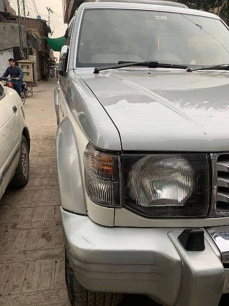 Mitsubishi Pajero 1993 12