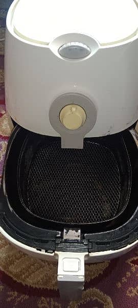 Philips Air fryer 3.8 ltrs 4