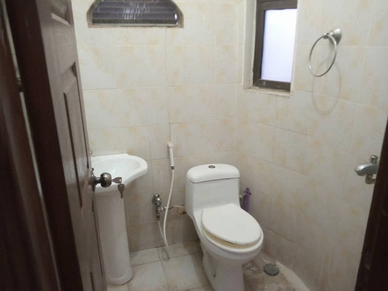 8vMarla 2 Bed Room Upper Portion 5